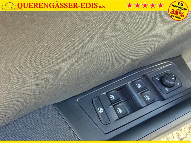 Volkswagen / T-Roc / Grau / / / SHZ ACC RFK PDC 