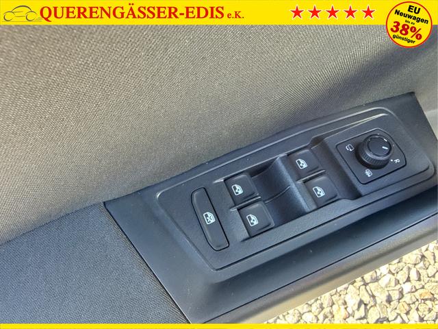Volkswagen / T-Roc / Silber / / / IQ DRIVE SHZ ACC RFK PDC 