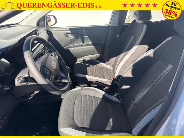 Hyundai / i10 / Grau / / / AUT KLIMAAUTOMATIK NAVI SHZ RFK TEMPOMAT 