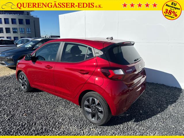 Hyundai / i10 / Rot / / / AUT SHZ KLIMAAUTOMATIK AMBIENTE ALU RFK PDC NAVI 