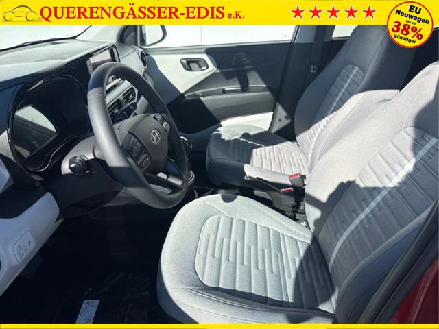 Hyundai / i10 / Rot / / / AUT SHZ KLIMAAUTOMATIK AMBIENTE ALU RFK PDC NAVI 