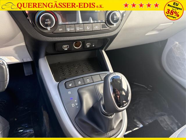 Hyundai / i10 / Rot / / / AUT SHZ KLIMAAUTOMATIK AMBIENTE ALU RFK PDC NAVI 