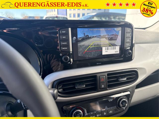 Hyundai / i10 / Rot / / / AUT SHZ KLIMAAUTOMATIK AMBIENTE ALU RFK PDC NAVI 