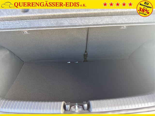 Hyundai / i10 / Rot / / / AUT SHZ KLIMAAUTOMATIK AMBIENTE ALU RFK PDC NAVI 