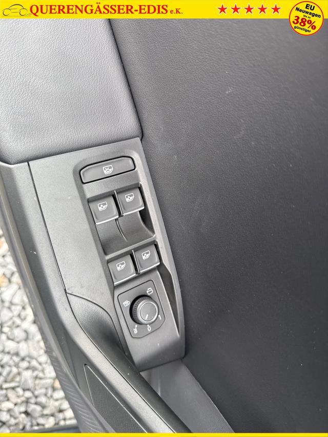 Seat / Leon / Grau / / / MATRIX NAVI AHK KESSY RFK SHZ PDC