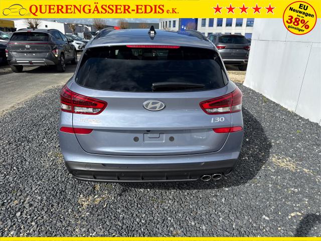Hyundai / i30 / Grau / / / 