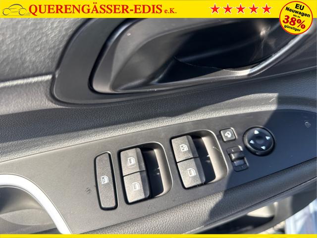 Hyundai / i20 / Grau / / / 