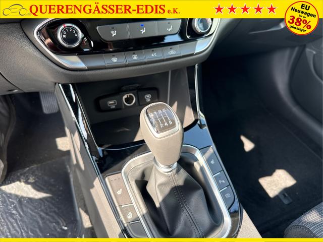Hyundai / i30 / Grau / / / 