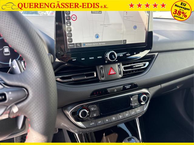 Hyundai / i30 / Grau / / / 