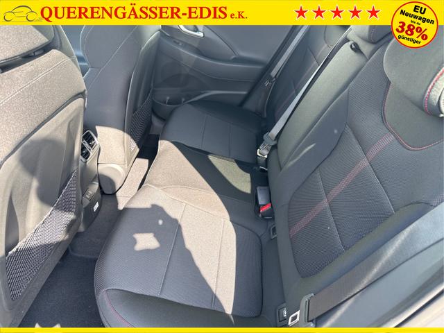 Hyundai / i30 / Grau / / / 