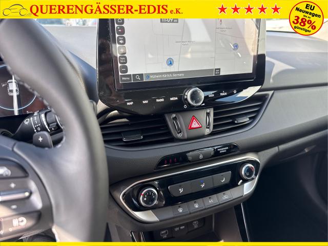 Hyundai / i30 / Grau / / / 
