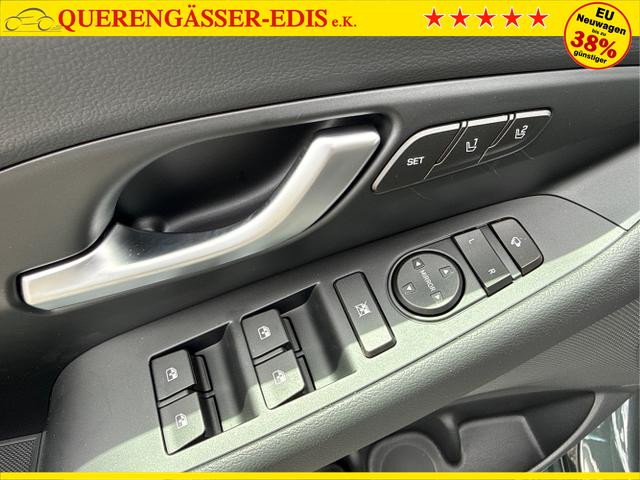 Hyundai / i30 / Grau / / / 