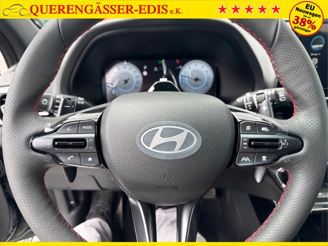 Hyundai / i30 / Grau / / / 