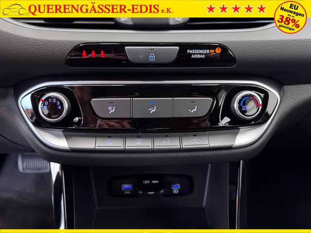 Hyundai i30 Kombi STYLE DCT NAVI WP ALU LED RFK PDC 