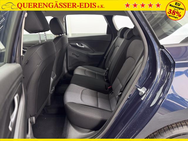 Hyundai i30 Kombi STYLE NAVI RFK SHZ PDC ALU 
