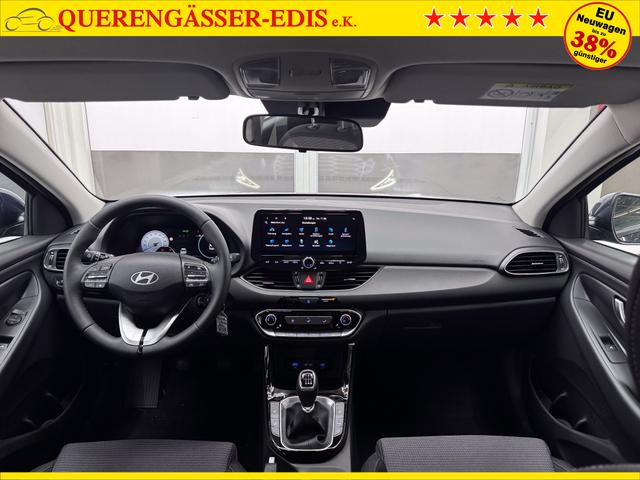 Hyundai i30 Kombi STYLE NAVI RFK SHZ PDC ALU 