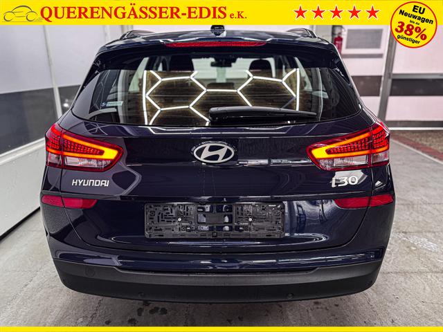 Hyundai i30 Kombi STYLE NAVI RFK SHZ PDC ALU 