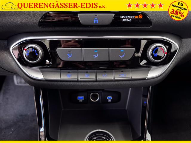 Hyundai i30 Kombi STYLE DCT NAVI WP ALU LED RFK PDC 