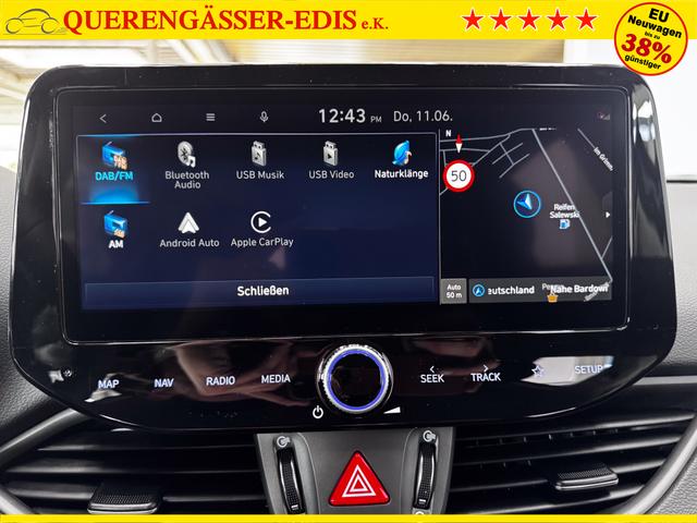 Hyundai i30 Kombi STYLE DCT NAVI RFK SHZ PDC ALU 