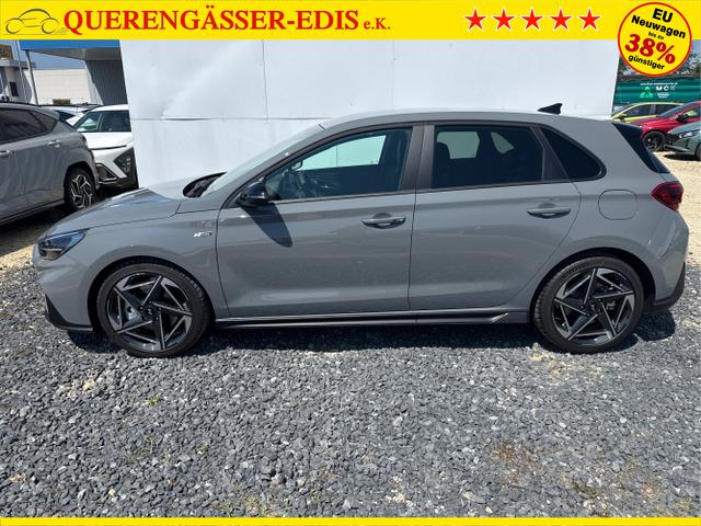 Hyundai / i30 / Grau / / / 