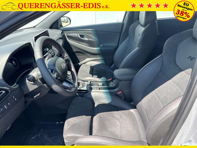 Hyundai / i30 / Grau / / / 