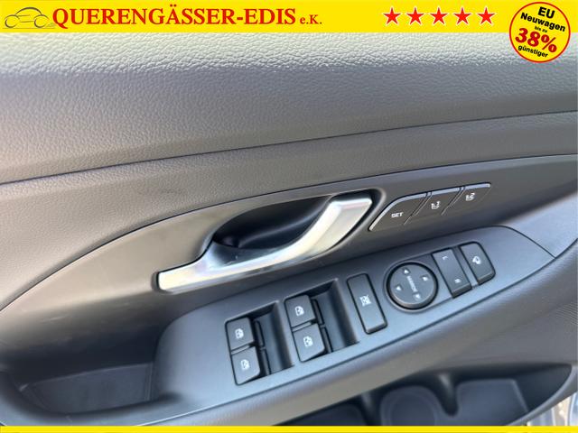 Hyundai / i30 / Grau / / / 