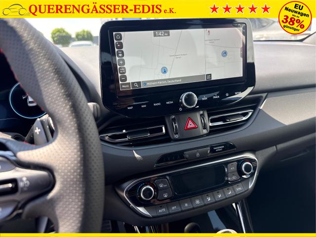 Hyundai / i30 / Grau / / / 
