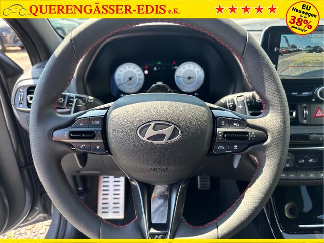 Hyundai / i30 / Grau / / / 