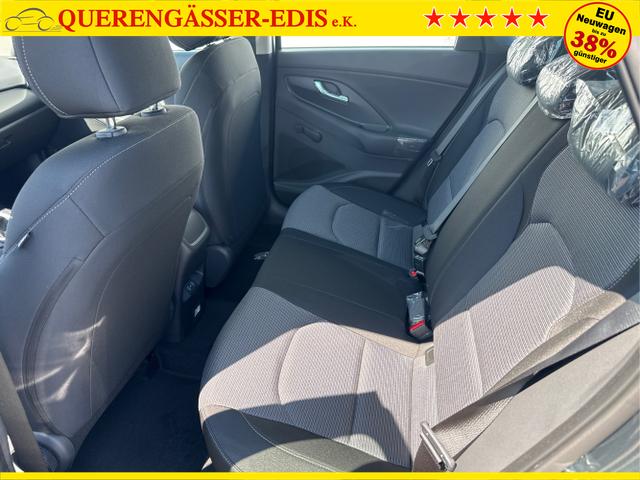 Hyundai / i30 / Grau / / / 