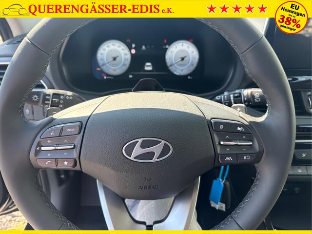 Hyundai / i30 / Grau / / / 