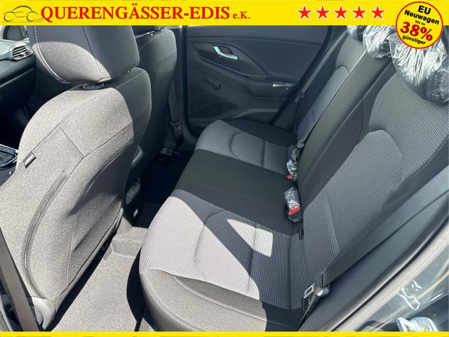 Hyundai / i30 / Grau / / / 