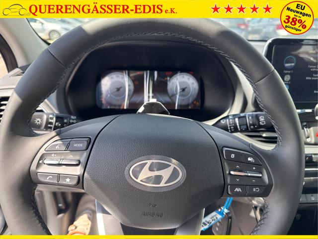Hyundai / i30 / Grau / / / 