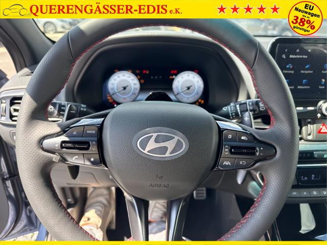 Hyundai / i30 / Grau / / / 