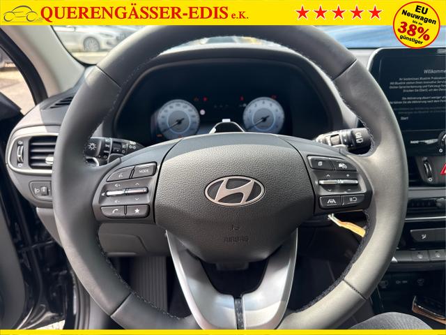 Hyundai / i30 / Grau / / / 
