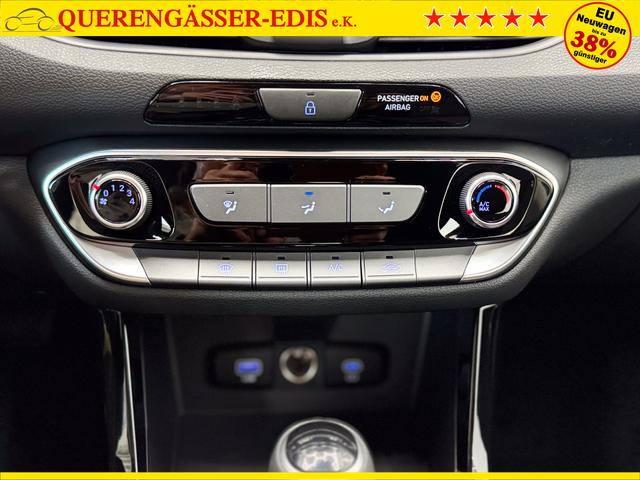 Hyundai i30 STYLE DCT ALU SHZ NAVI RFK PDC 