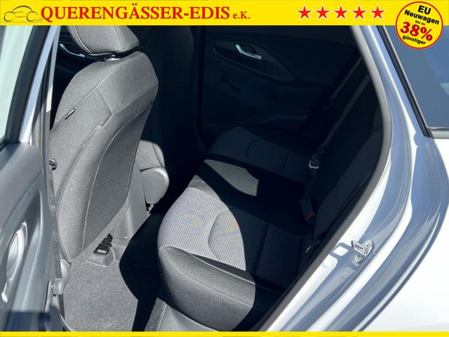 Hyundai i30 Comfort 1,5 CVVT 71KW Navi 