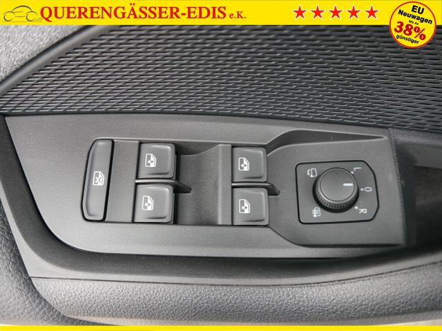 Skoda Octavia Combi Selection 2.0 TDI DSG*AHK-SCHWENKBAR*ACC*LED*PDC*SHZ*SMARTLINK 