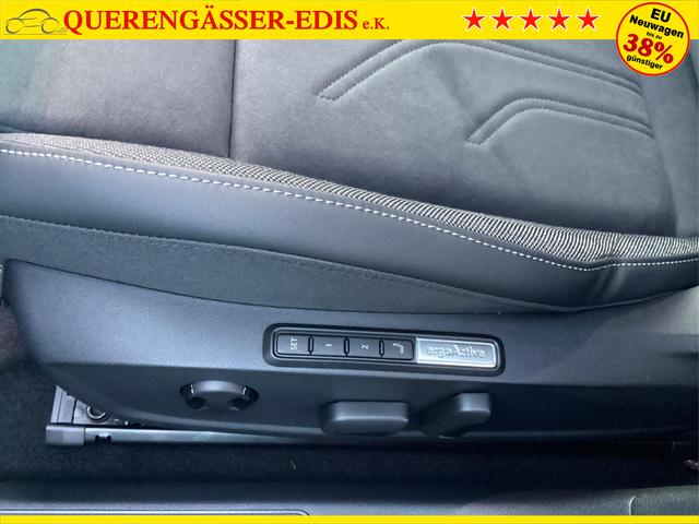 Volkswagen / Golf / Blau / / / 