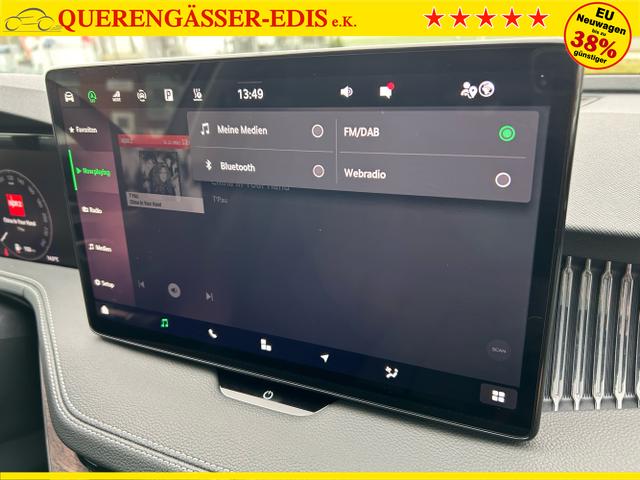 Skoda / Superb Combi / Schwarz / / / L&K 2.0 TDI DSG 4x4 / 3 J. Garantie