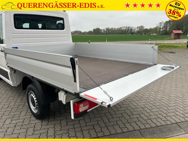 Volkswagen / Crafter Pritsche DoKa / Weiß / / / 35 2.0 TDI MR DSG / 5 J. Garantie