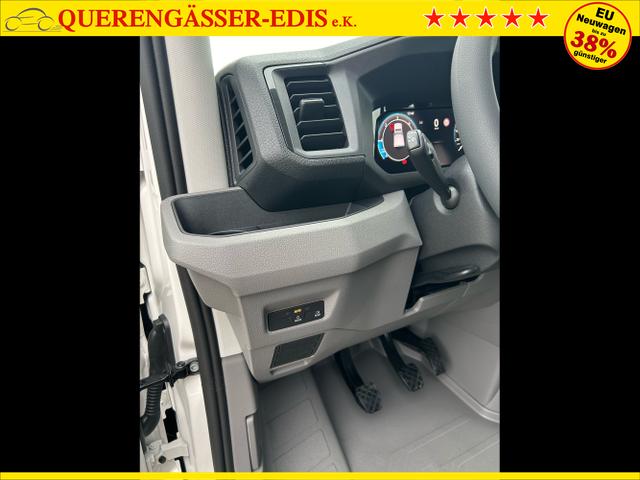Volkswagen / Crafter Pritsche DoKa / Weiß / / / 35 2.0 TDI MR / 5 J. Garantie