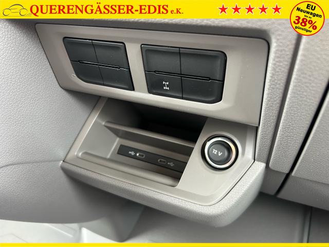 Volkswagen / Crafter Pritsche DoKa / Weiß / / / 35 2.0 TDI MR DSG 4x4 / 5 J. Garantie