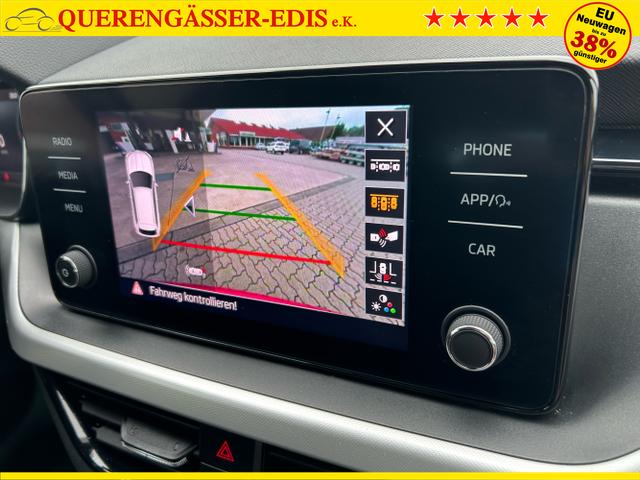 Skoda / Kamiq / Rot / / / 1.0 TSI / Rückfahrkamera