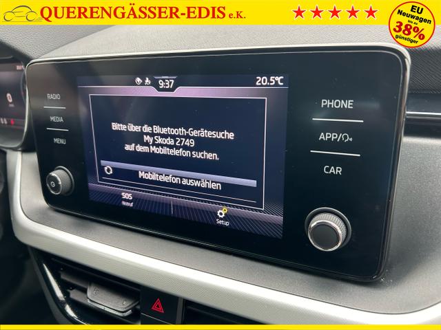 Skoda / Kamiq / Rot / / / 1.0 TSI / Rückfahrkamera