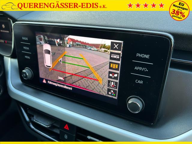 Skoda / Kamiq / Rot / / / 1.0 TSI / Rückfahrkamera