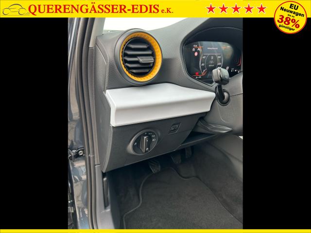Seat / Arona / Grau / / / 1.0 TSI / Sitzheizung