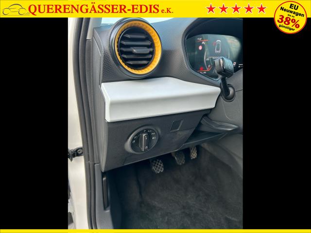 Seat / Arona / Wei&szlig; / / / 1.0 TSI / Blind Spot Full Link
