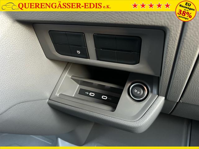 Volkswagen / Crafter Kastenwagen / Wei&szlig; / / / 30 2.0 TDI MR L3H2 / 4 J. Garantie