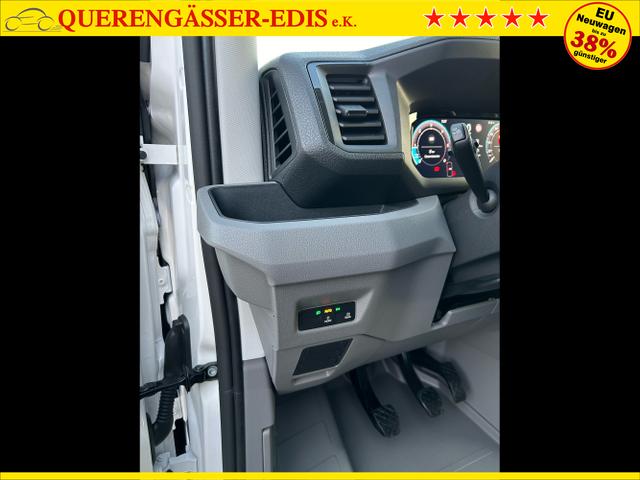 Volkswagen / Crafter Kastenwagen / Wei&szlig; / / / 30 2.0 TDI MR L3H2 / 4 J. Garantie