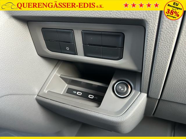 Volkswagen / Crafter Kastenwagen / Wei&szlig; / / / 30 2.0 TDI MR Aut. L3H2 / 4 J. Garantie
